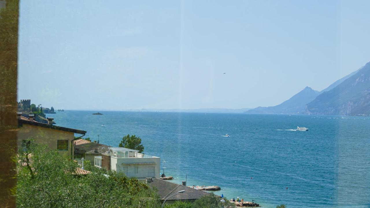 Hotel Casa Marinella Мальчезине Экстерьер фото