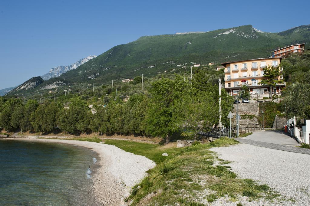 Hotel Casa Marinella Мальчезине Экстерьер фото