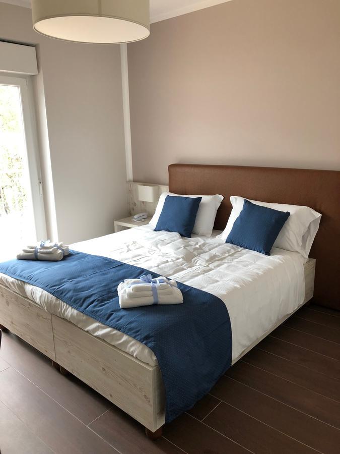 Hotel Casa Marinella Мальчезине Экстерьер фото