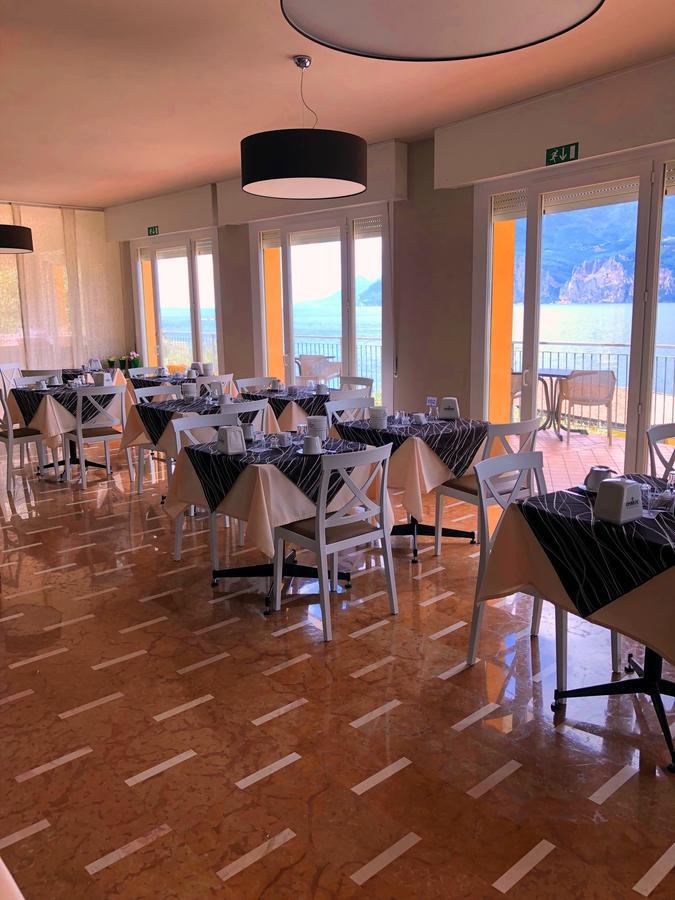 Hotel Casa Marinella Мальчезине Экстерьер фото