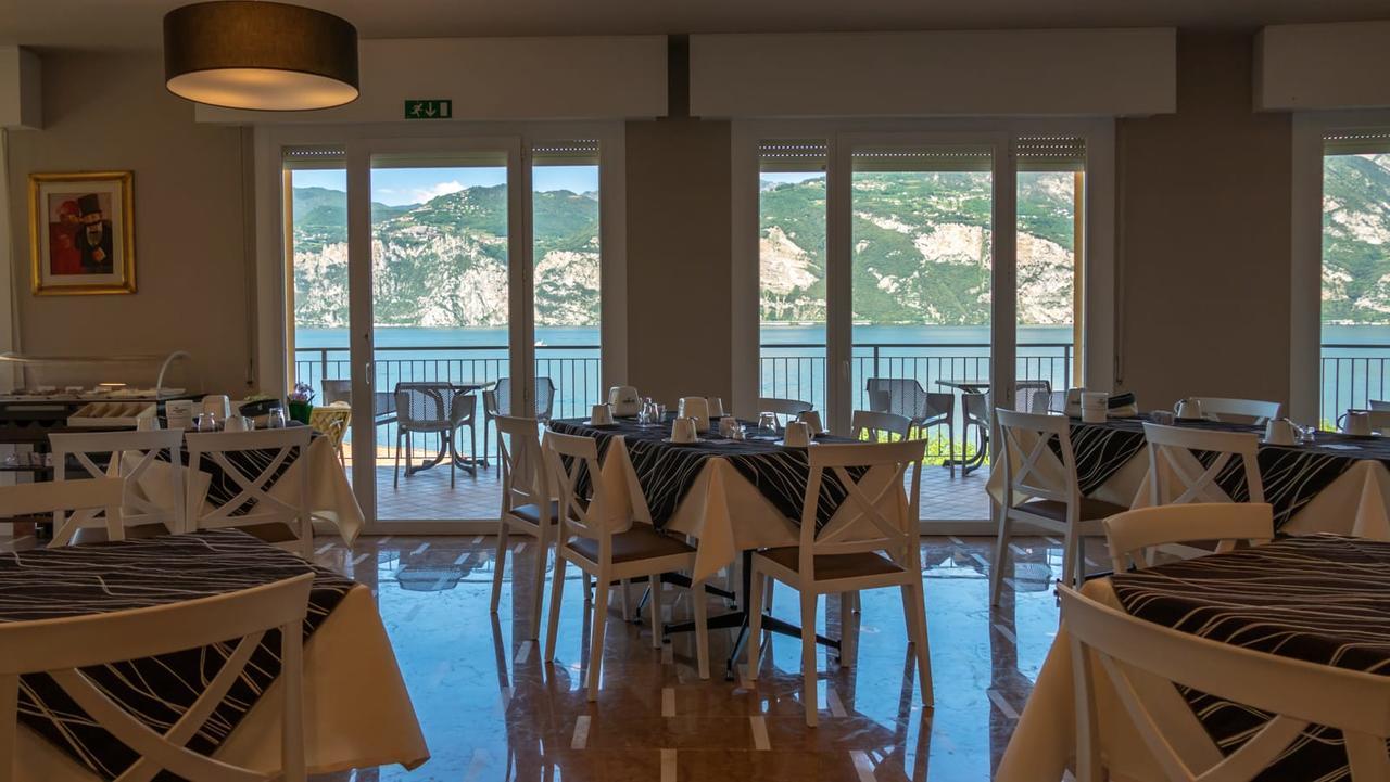 Hotel Casa Marinella Мальчезине Экстерьер фото